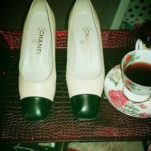 Authentic Chanel shoes Black and Tan-SZ. 10